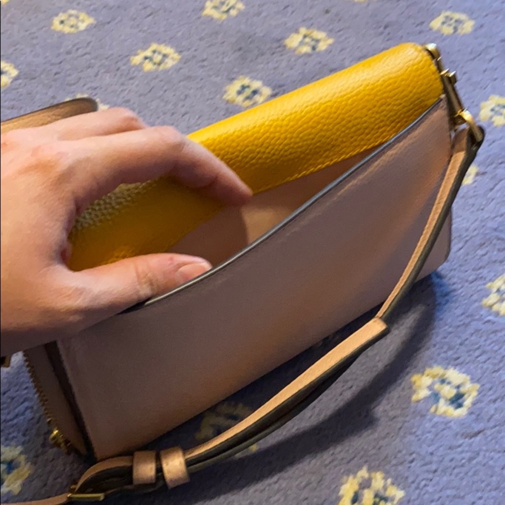 Tory Burch $298 McGraw Flat Wallet Crossbody - Picture 5 of 5